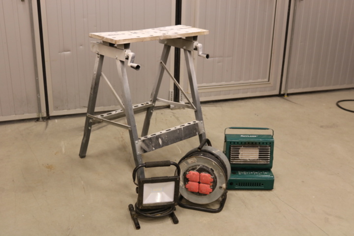 1416735-2 Arbetsbänk och elsaker