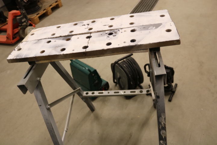 1416735-5 Arbetsbänk och elsaker