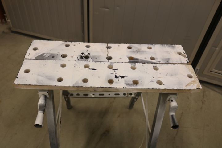 1416735-8 Arbetsbänk och elsaker