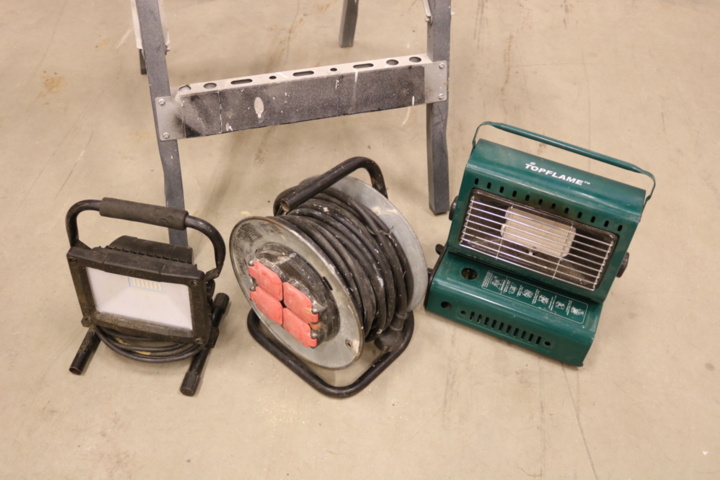 1416735-11 Arbetsbänk och elsaker