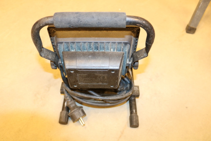 1416735-13 Arbetsbänk och elsaker