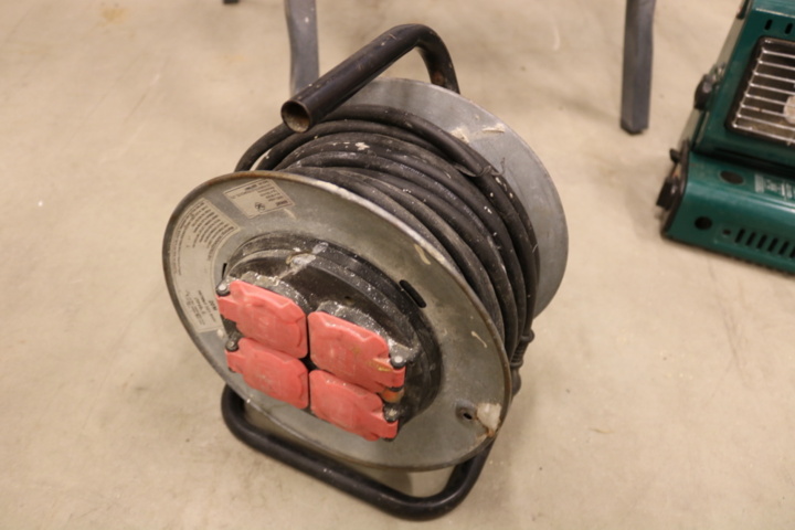 1416735-14 Arbetsbänk och elsaker