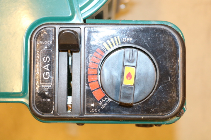 1416735-22 Arbetsbänk och elsaker