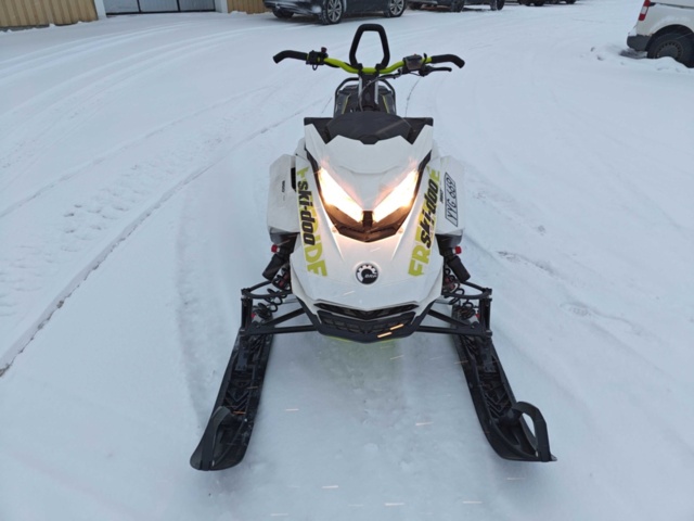 1462390-2 Ski-Doo Freeride 146, 850 E-tec 156hk, 2018 Endast 201 mil!
