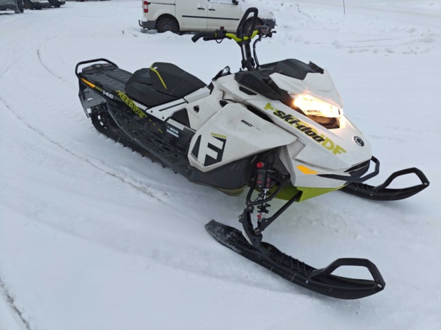 1462390-3 Ski-Doo Freeride 146, 850 E-tec 156hk, 2018 Endast 201 mil!