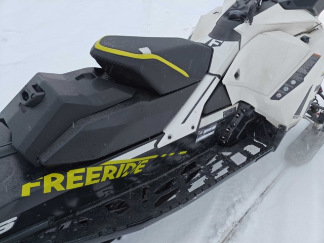 1462390-14 Ski-Doo Freeride 146, 850 E-tec 156hk, 2018 Endast 201 mil!