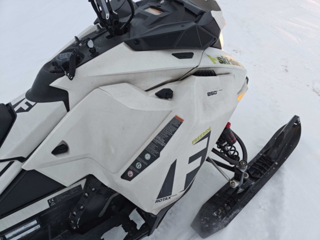 1462390-17 Ski-Doo Freeride 146, 850 E-tec 156hk, 2018 Endast 201 mil!