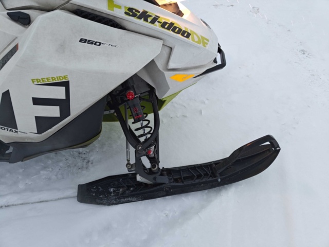 1462390-19 Ski-Doo Freeride 146, 850 E-tec 156hk, 2018 Endast 201 mil!