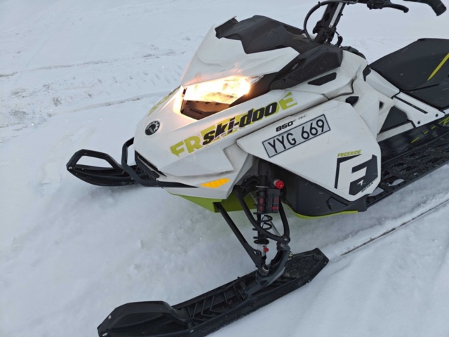 1462390-21 Ski-Doo Freeride 146, 850 E-tec 156hk, 2018 Endast 201 mil!