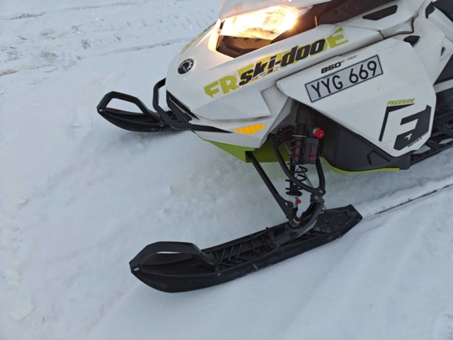 1462390-22 Ski-Doo Freeride 146, 850 E-tec 156hk, 2018 Endast 201 mil!