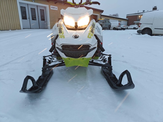 1462390-24 Ski-Doo Freeride 146, 850 E-tec 156hk, 2018 Endast 201 mil!