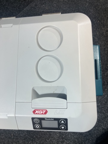 1431601-4 Kyl- och värmebox - Makita CW001G