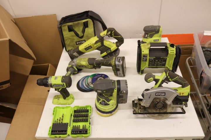 1416736-2 Ryobi One + paket med 7 maskiner