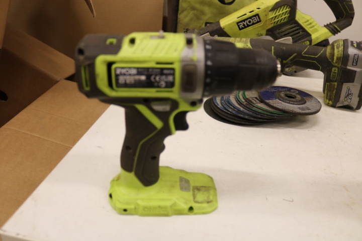 1416736-4 Ryobi One + paket med 7 maskiner