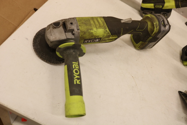 1416736-15 Ryobi One + paket med 7 maskiner