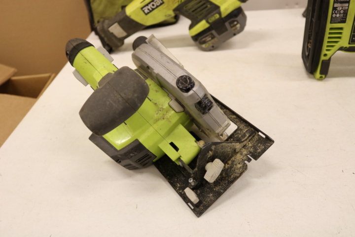 1416736-23 Ryobi One + paket med 7 maskiner