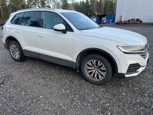 1462406-3 Volkswagen Touareg 3.0 V6 TDi 2020 Reparationsobjekt