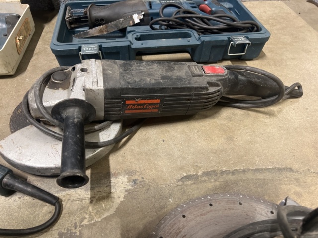 1431603-6 Various tools 12 pcs - Bosch, Makita, DeWalt, etc.