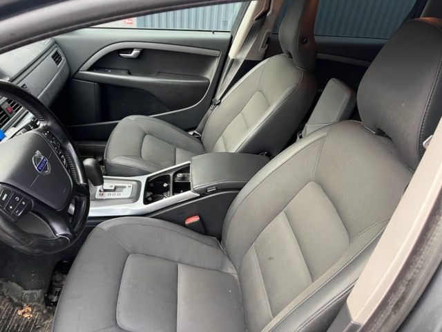 1462408-20 Volvo V70 T4F Powershift 2012 Repair item