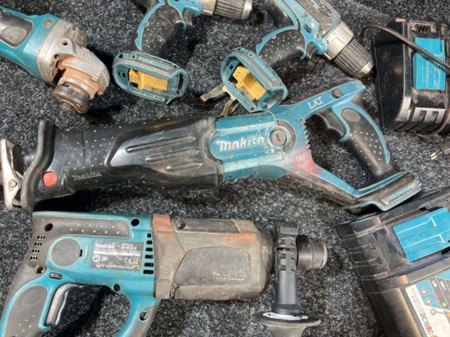 1431605-5 Tool kit - Makita