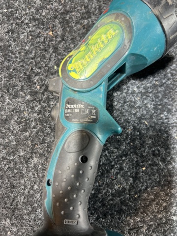 1431605-18 Tool kit - Makita