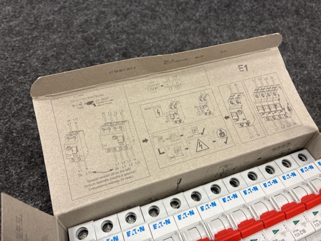 1462967-6 12 pcs Mini switch EATON PLS6 1-pole 10A C C10A 6kA
