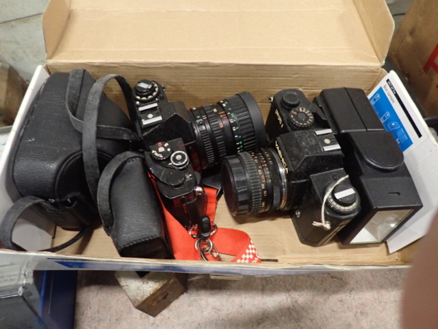 1463515-1 Cameras 3 pcs - Canon, Yashica, Minolta