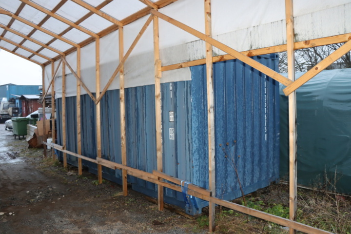 1295800-5 Container 20 fot med innehåll