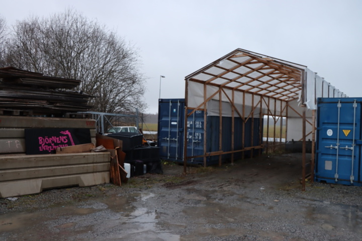 1295800-10 Container 20 fot med innehåll