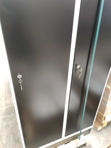 1463394-14 2 st Klädskåp CLASSIC Sluttande tak, sockel, 2 sektioner