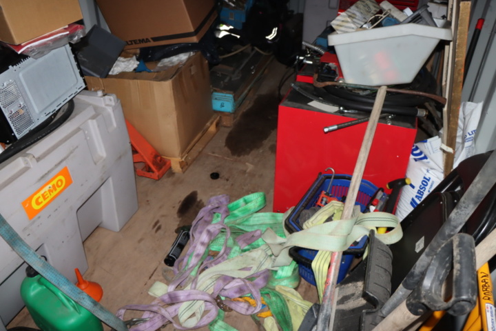 1295800-15 Container 20 fot med innehåll