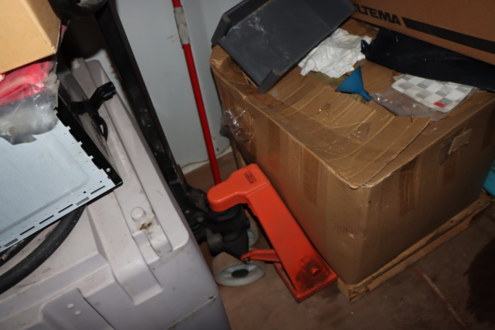 1295800-21 Container 20 fot med innehåll