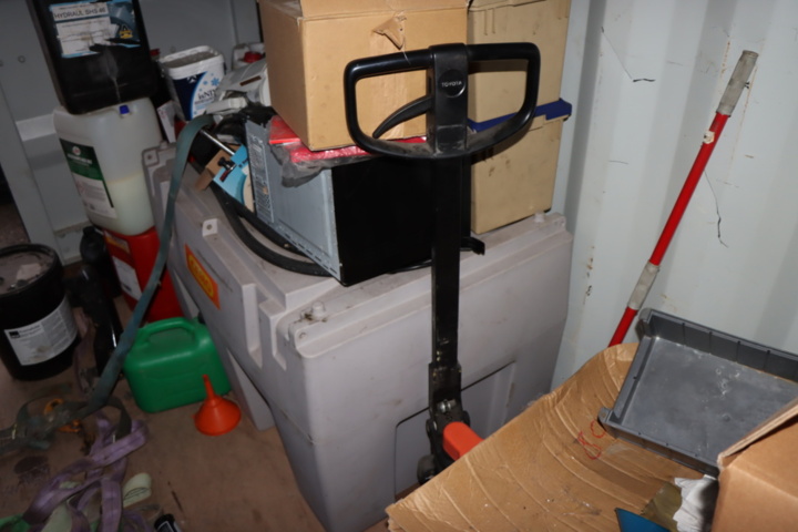 1295800-22 Container 20 fot med innehåll