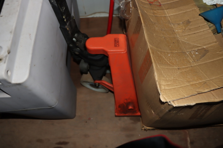 1295800-23 Container 20 fot med innehåll