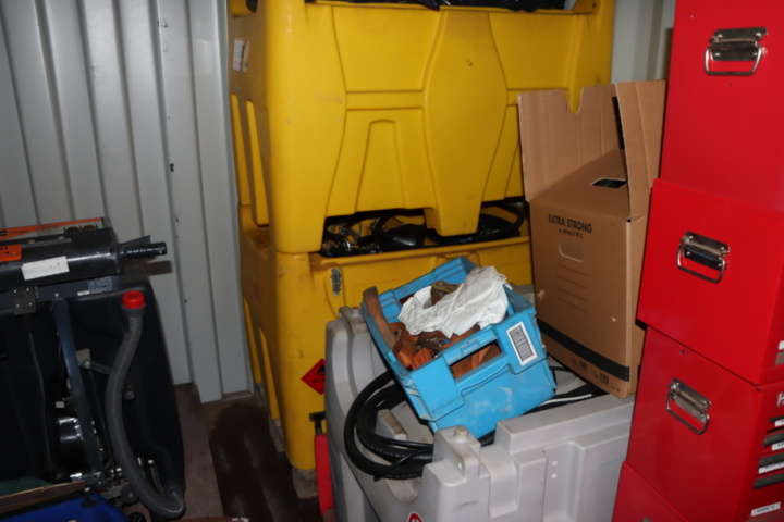 1295800-30 Container 20 fot med innehåll