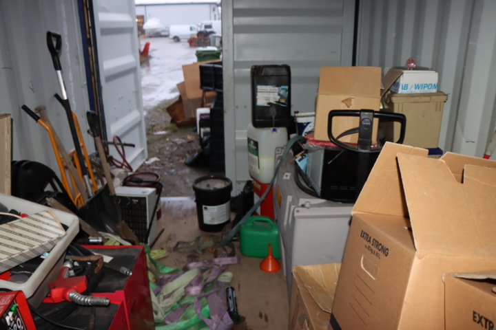 1295800-38 Container 20 fot med innehåll