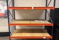 1321234 Lagerhylla med kraftiga hyllor