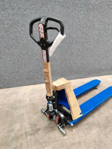 1463402-4 Scissor lift truck 1500 kg