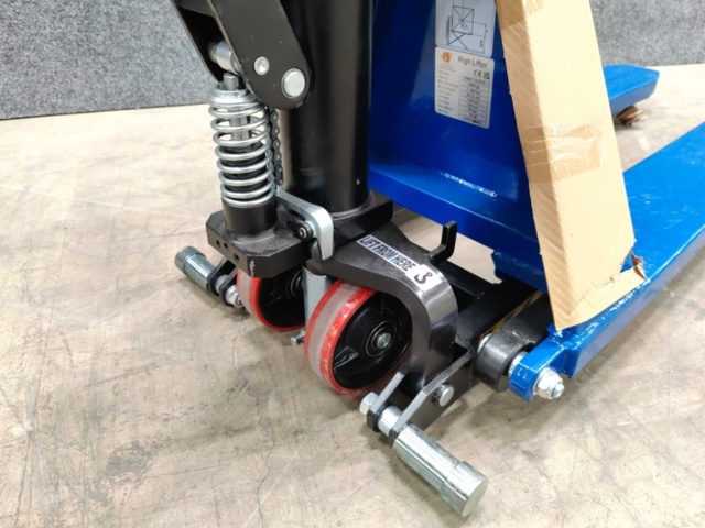 1463402-6 Scissor lift truck 1500 kg