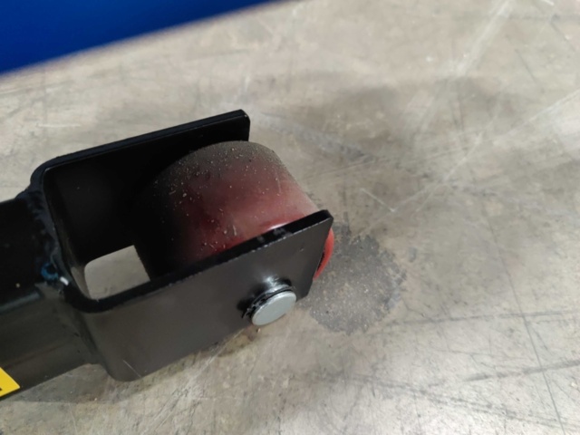 1463402-10 Scissor lift truck 1500 kg