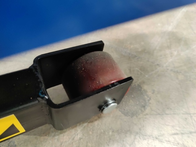 1463402-11 Scissor lift truck 1500 kg