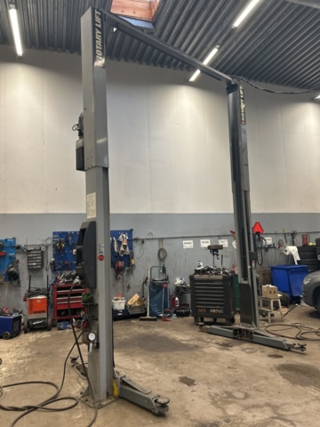 1430089-4 Tvåpelarlyft Rotary Lift 4500kg