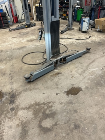 1430089-7 Tvåpelarlyft Rotary Lift 4500kg