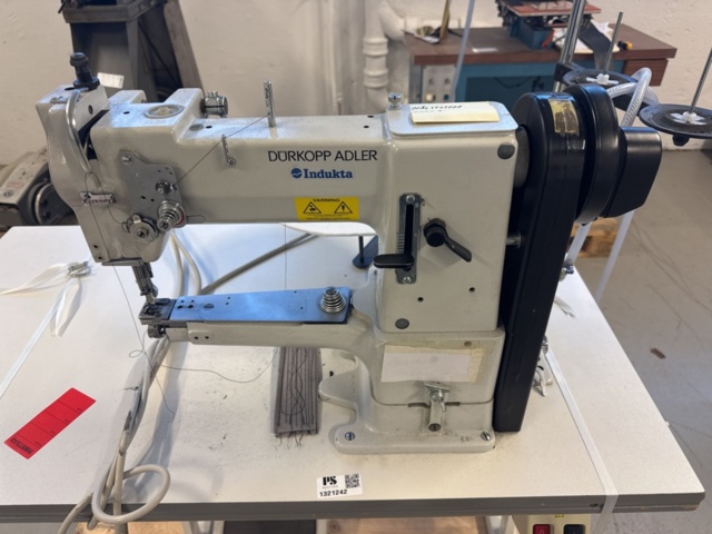 1321242-5 Sewing machine DÜRKOPP ADLER. 69-373
