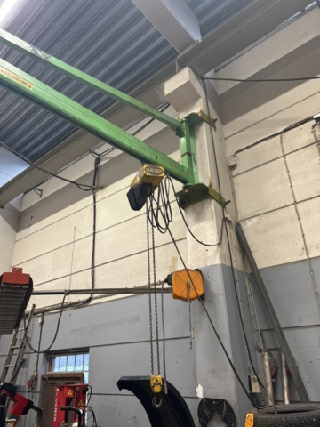 1430094-2 Pelarmonterad svängkran