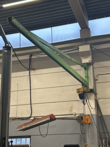 1430094-4 Pelarmonterad svängkran