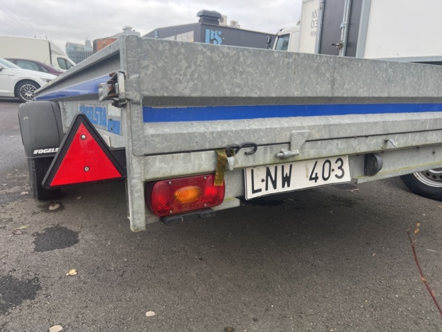 1351378-6 Släpvagn - Thule ZS1000 -2011