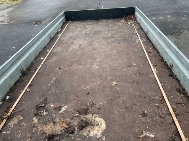 1351378-10 Släpvagn - Thule ZS1000 -2011