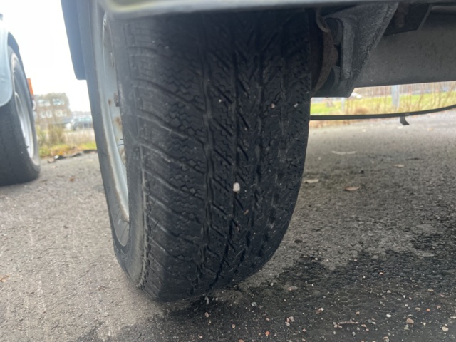 1351378-16 Släpvagn - Thule ZS1000 -2011