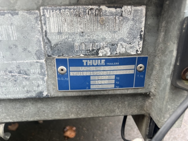 1351378-17 Släpvagn - Thule ZS1000 -2011